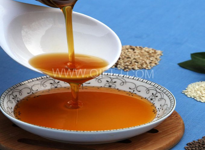芝麻油提取加工，企鵝糧油機(jī)械生產(chǎn)色香味俱佳的油脂(圖1)